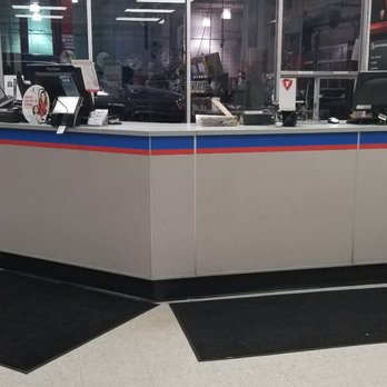 Firestone Complete Auto Care - Front desk - Tires Near Me - Winter Park, Florida Firestone Complete Auto Care - Front desk - Tires Near Me - Winter Park, Florida