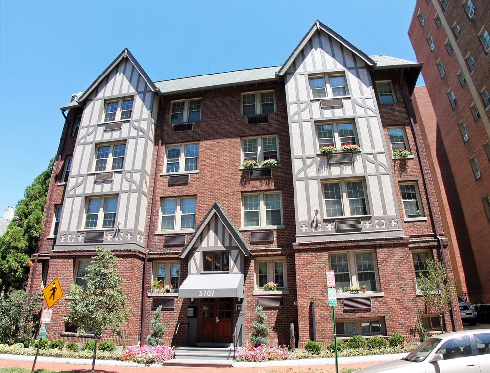 FLEETWOOD APARTMENTS Updated August 2024 22 Photos 3707 Woodley