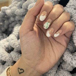 Love my holiday themed nails ! SNS base with gel design on top by Delia Love my holiday themed nails ! SNS base with gel design on top by Delia
