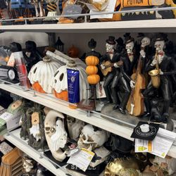 TJ Maxx - Halloween display
