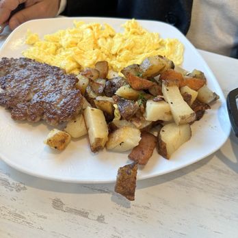 Syrup - Aurora - Biscuits and Gravy with Sausage and Eggs - Breakfast & Brunch Near Me - Aurora, Illinois Syrup - Aurora - Biscuits and Gravy with Sausage and Eggs - Breakfast & Brunch Near Me - Aurora, Illinois