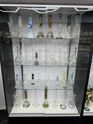 Glass Pipes & Accessories - Loud Smoke Shop carefully selects the best water pipes that have the best functionality to ensure high quality smoke experience Glass Pipes & Accessories - Loud Smoke Shop carefully selects the best water pipes that have the best functionality to ensure high quality smoke experience
