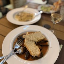La Bella Pizza Trattoria Italiana - Pepata Di Cozze - Mussels Appetizer