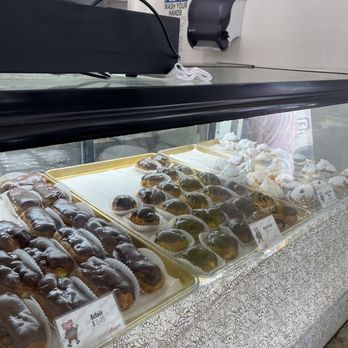 Leonard's Bakery - Bakeries Near Me - Honolulu, Hawaii Leonard's Bakery - Bakeries Near Me - Honolulu, Hawaii