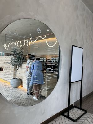 OMOMO TEA SHOPPE by null