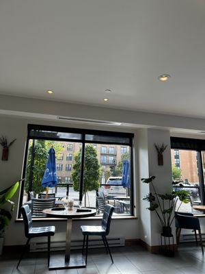 Klassics Kitchen + Cocktails by null