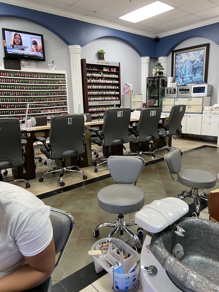 Lovely Nail & Spa Image