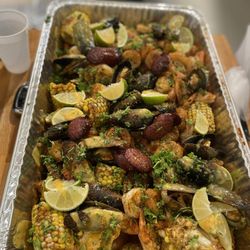 Mr. Shrimp Cajun Kitchen - Family boil