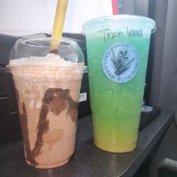 Almond Joy shake and Trainwreck tea