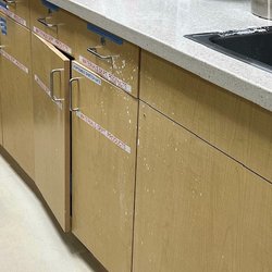 Kaiser Emergency Room - Dirty cabinets