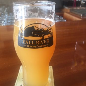 Fall River Taphouse - Brewpubs Near Me - Redding, California