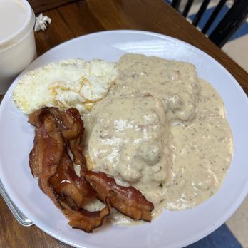 Belcross Biscuit Company  - Biscuits N' Gravy Combo - Bakeries Near Me - Camden, North Carolina