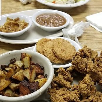 Blue White Restaurant 138 Photos 136 Reviews American Traditional 1355 Hwy 61 N Tunica Ms Restaurant Reviews Phone Number