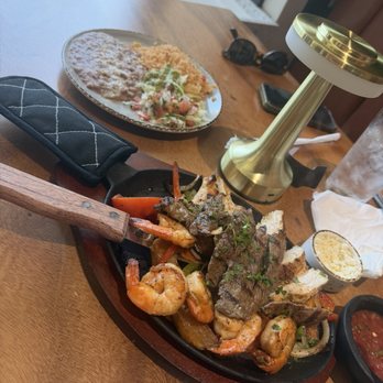 Tierra Caliente Mexican Cuisine - Supreme fajitas - New Mexican Cuisine Near Me - Pasadena, California Tierra Caliente Mexican Cuisine - Supreme fajitas - New Mexican Cuisine Near Me - Pasadena, California