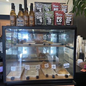 Alfred Coffee - Pastries - Coffee & Tea Near Me - Malibu, California