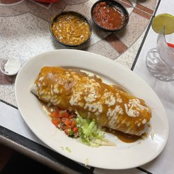 Jalisco's Restaurant - Wet super chicken burrito