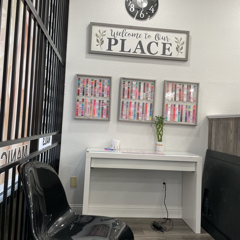 209 Nails Lounge - Seating Area - Nail Salons Near Me - Stockton, California