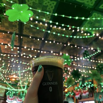 Chief O'Neill's Pub & Restaurant - Pint of Guinness - New American Near Me - Chicago, Illinois