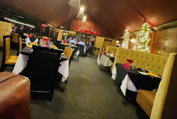 Horse in the Alley by null