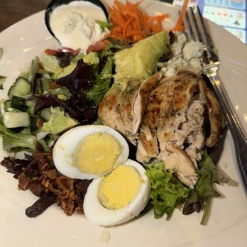 Lucky Beaver Bar & Burger - Cobb Salad - Sports Bars Near Me - Stateline, Nevada