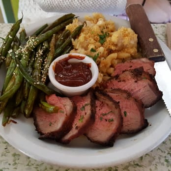 Tinleaf Fresh Kitchen - Tri tip with green beans and Mac and cheese - New American Near Me - Carlsbad, California Tinleaf Fresh Kitchen - Tri tip with green beans and Mac and cheese - New American Near Me - Carlsbad, California