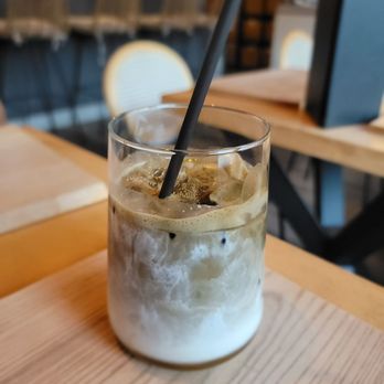 Cha To Gelato Zen - Hojicha latte - Gelato Near Me - Honolulu, Hawaii Cha To Gelato Zen - Hojicha latte - Gelato Near Me - Honolulu, Hawaii