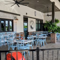 Another Broken Egg Cafe - Outdoor patio // Another Broken Egg * Auburn, AL