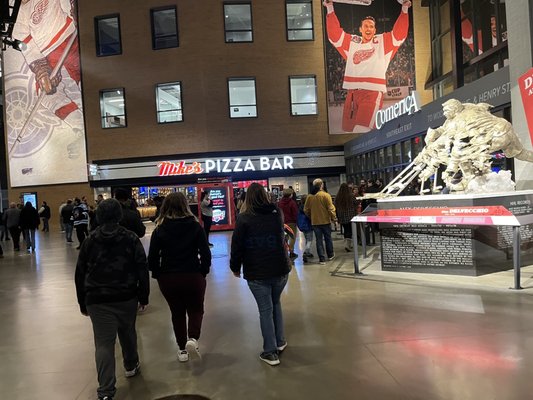 Mike's Pizza Bar by null