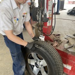 Les Schwab Tire Center