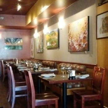 Petit Bill's Bistro - Inside the restaurant. - French Near Me - Ottawa, Ontario