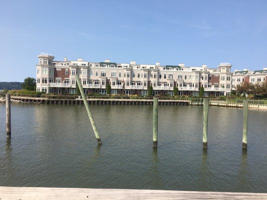 Hudson Farmer & The Fish Restaurant by null