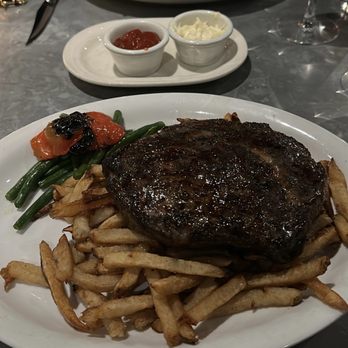 Hutch's - 16 oz. Hutch's Steak Frites - New American Near Me - Buffalo, New York