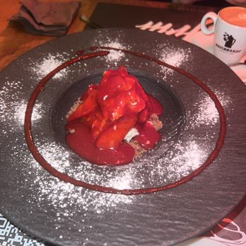 Al Grill - Fresh strawberry Cheese cake - Steakhouses Near Me - Venezia, VE