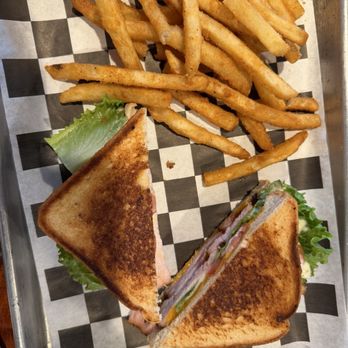 3Mix BBQ - Turkey sandwich with fries - Barbeque Near Me - Ellisville, Missouri 3Mix BBQ - Turkey sandwich with fries - Barbeque Near Me - Ellisville, Missouri
