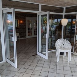 Hotel og Restaurant Klim Bjerg - Entry to hotel from front lobby