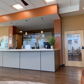 Queen's Island Urgent Care - Inside the waiting room and looking toward the reception desk - Urgent Care Near Me - Honolulu, Hawaii Queen's Island Urgent Care - Inside the waiting room and looking toward the reception desk - Urgent Care Near Me - Honolulu, Hawaii