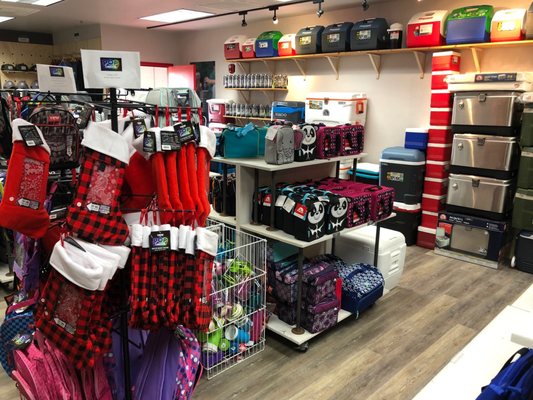 Igloo Factory Store by null