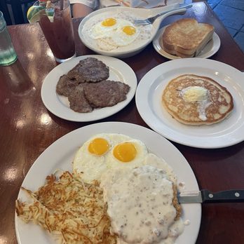 Iron Door Saloon - Bloody Mary, full order of Biscuits and gravy, toast, full order of sausage, pancake, chicken fried steak with hashbrowns - Bars Near Me - Groveland, California
