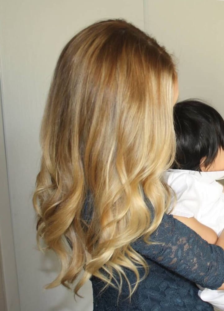 D.B. Christopher Salon Logo