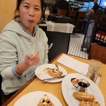 Sears Fine Food - Thuy looks happy! - American Near Me - San Francisco, California Sears Fine Food - Thuy looks happy! - American Near Me - San Francisco, California