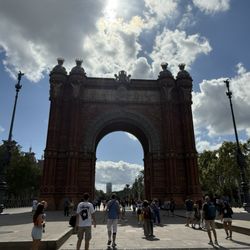 Arc de Triomf - Everyone's here