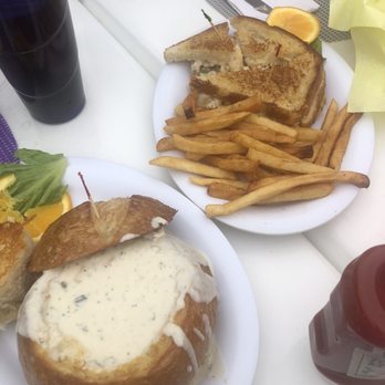 Gill's By The Bay - Seafood chowder in a bread bowl and hot crab sandwich - Seafood Near Me - Eureka, California Gill's By The Bay - Seafood chowder in a bread bowl and hot crab sandwich - Seafood Near Me - Eureka, California