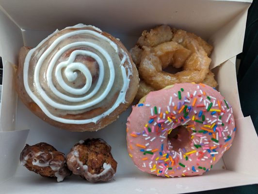 Detour Doughnuts by null