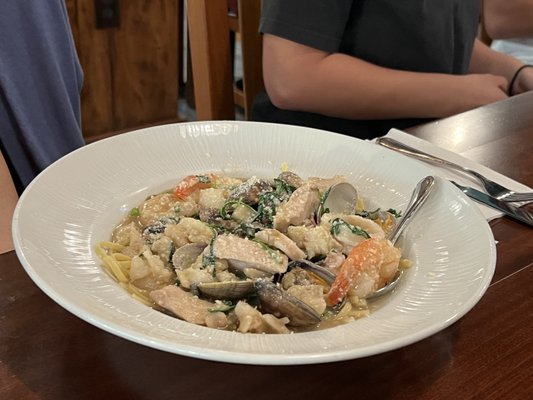 Uncle's Fish Market Bar & Grill - Pearlridge by null