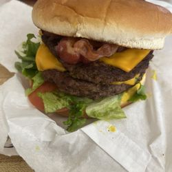 KN Root Beer Drive In - DM Cheeseburger w/Bacon