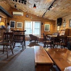 Mad River Coffee House & Roaster Room - Relaxing atmosphere!