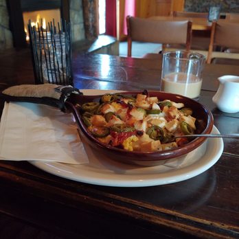 Hilltop Station - Pizza Near Me - Boise, Idaho