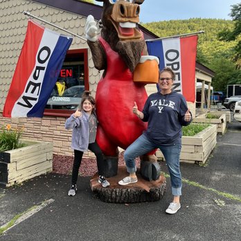The Moose Kaboose Tavern - Food Trucks Near Me - Hoosick Falls, New York