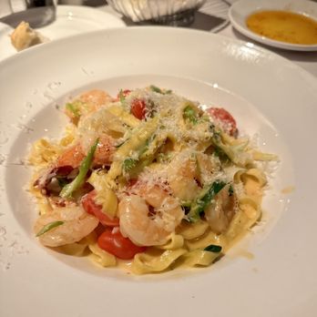 Bravo! Italian Kitchen - Lobster & Shrimp Fettuccine - Italian Near Me - Pittsburgh, Pennsylvania