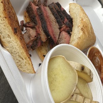 Smokin' Joe's BBQ - brisket sandwich w sweet potato slices 10/10 - Barbeque Near Me - Redding, California
